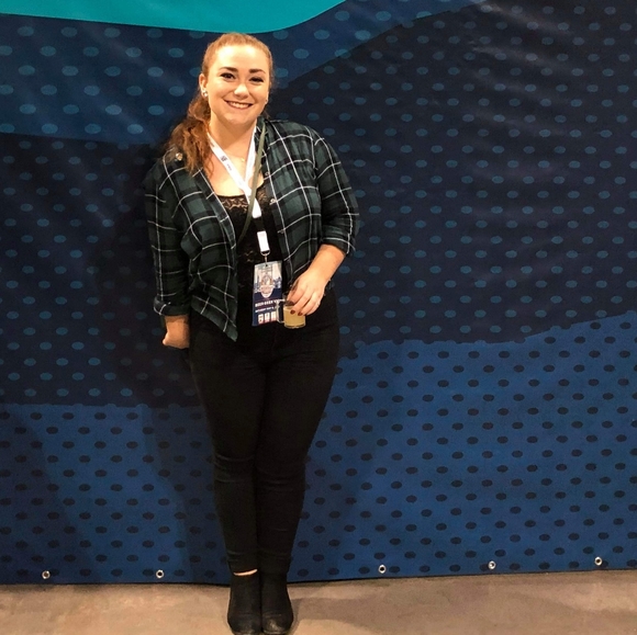 Meet your Posher, Breanna - Picture 3 of 12